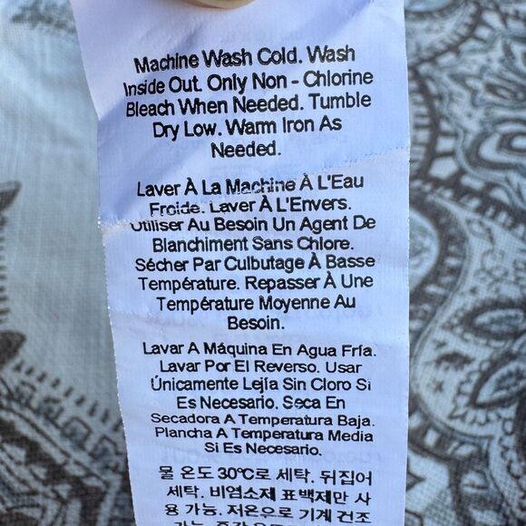 Set of 2 Pottery Barn Erica Medallion Pillow Covers 24”x24” Cream Taupe Boho Zen - Picture 9 of 10